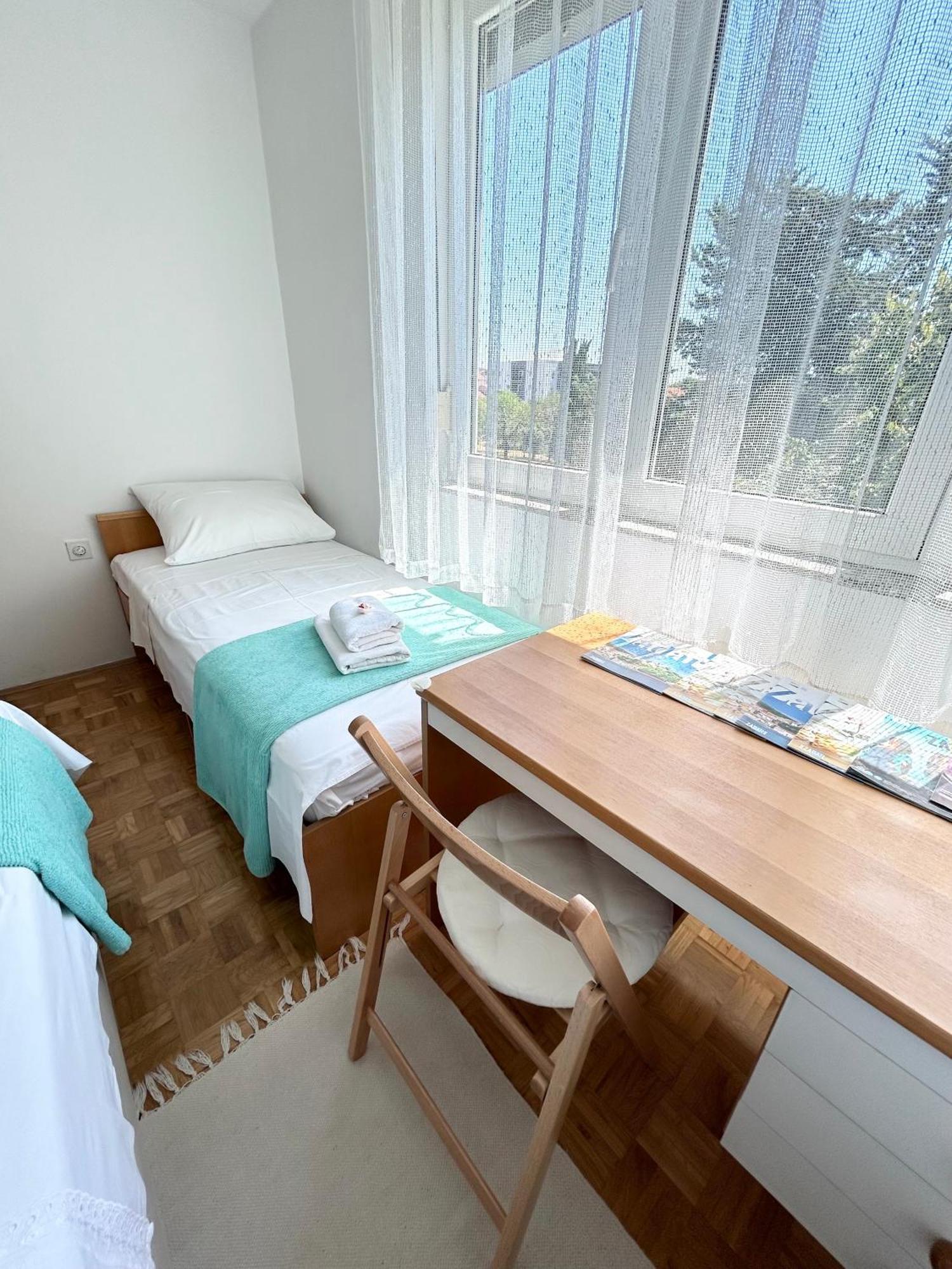 Apartman Mira Задар Екстериор снимка